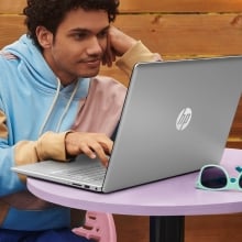 HP 17-cn3018ns i5-1334u 17.3" 16GB 512GB W11 plata natural