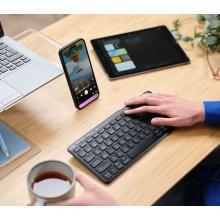 Teclado inalámbrico Trust Lyra compacto y multidispositivo negro