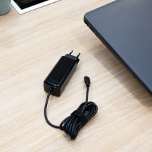 Cargador TooQ TQLC-USBCGAN45PD-C USB tipo C PD 45W con sistema GaN negro