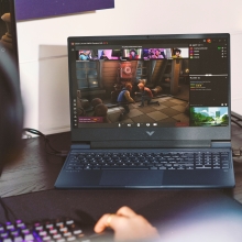 HP Victus Gaming 15-fa2037ns i7-13620h 15.6" 16GB 512GB RTX 4050 6GB FreeDos  azul intenso