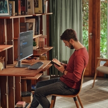 HP OmniStudio X 27-cs0015ns PC Intel Core Ultra 5 125H 68,6 cm (27") 1920 x 1080 Pixeles PC todo en uno 16 GB DDR5-SDRAM 512 GB SSD Windows 11 Home Wi-Fi 7 (802.11be) Plata