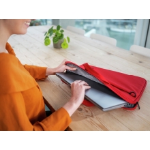 MALETIN DE PORTATIL 16" TRUST BOLOGNA ECO 16" - COMPARTIMENTO PRINCIPAL ACOLCHADO - COLOR ROJO