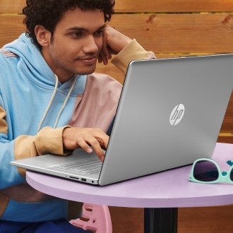 HP 17-cn3018ns i5-1334u 17.3" 16GB 512GB W11 plata natural