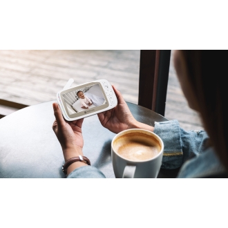 Vigilabebés Motorola VM85 5" + cámara motorizada + WiFi