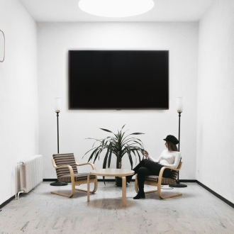 Soporte de pared Fijo Tooq Lp1090f-b Pantalla 43-90" Negro