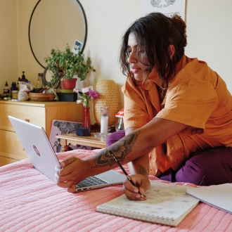 HP 15-fc0131ns R7-7730u 15.6" 16GB 512GB W11 plata