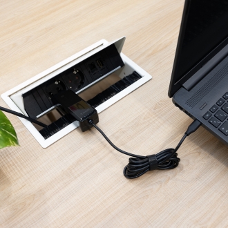 Cargador TooQ TQLC-USBCGAN90PD-C USB tipo C PD 90W con sistema GaN negro