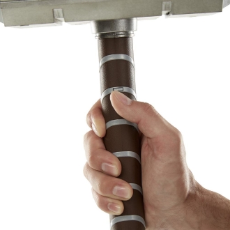 Replica hasbro marvel martillo thor mjolnir con luz